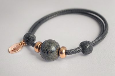 Pearl bracelet with horse ashes "Unforgettable"